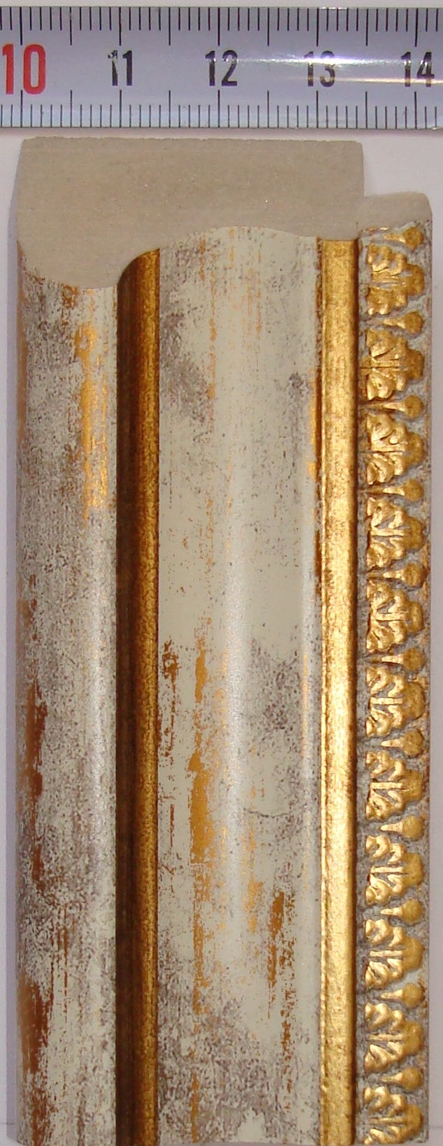 Багет пластиковый (1м. L-2,9) К. 950-252G / DС-4218-3 белый с золотом "Ю.Корея"